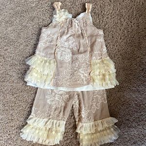 Isobella & Chloe Creme Brûlée Pants Set
